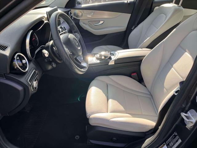 Photo of 2016 GRY/Grey Mercedes-Benz C-Class