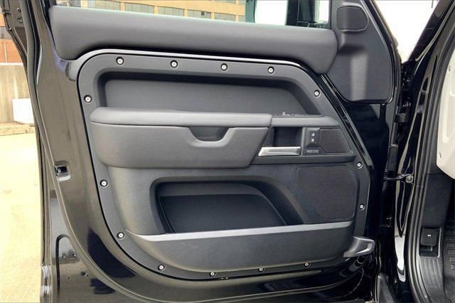 Photo of 2025 Santorini Blak Land Rover Defender