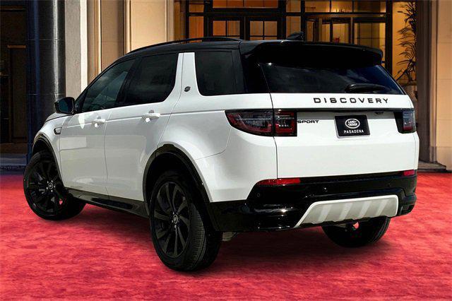 Photo of 2025 Fuji White Land Rover Discovery Sport