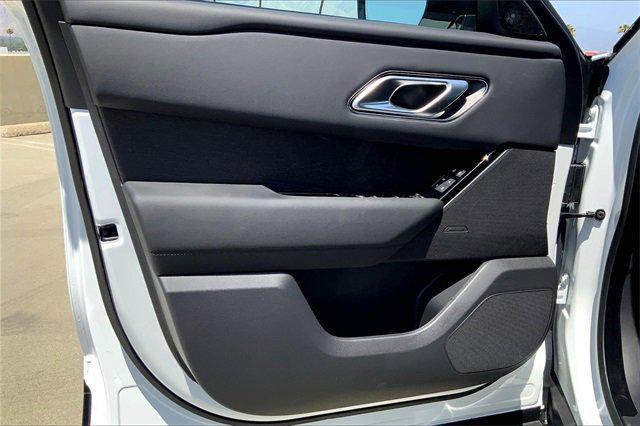 Photo of 2026 Fuji White Land Rover Range Rover Velar