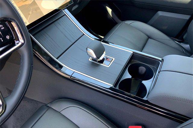 Photo of 2026 Fuji White Land Rover Range Rover Velar