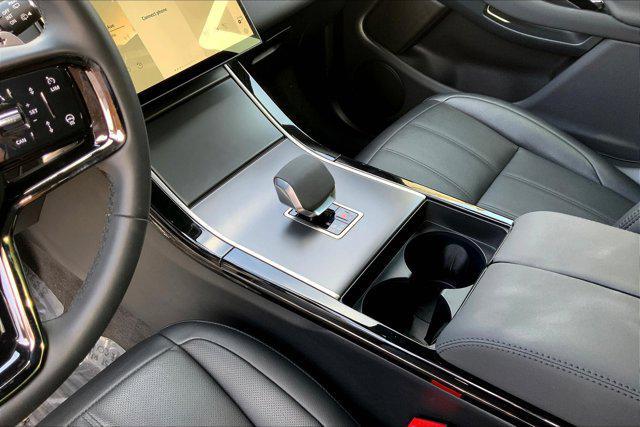 Photo of 2024 Fuji White Land Rover Range Rover Evoque