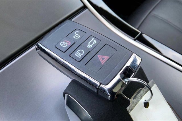 Photo of 2024 Fuji White Land Rover Range Rover Evoque