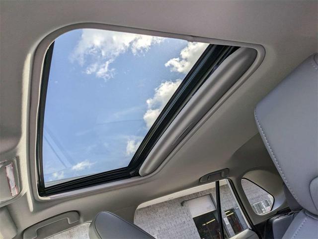 Photo of 2022 Blizzard Pearl Toyota RAV4
