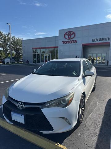 Photo of 2017 Blizzard Pearl Toyota Camry