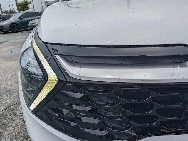 Photo of 2023 Glacial White Pearl Kia Sportage