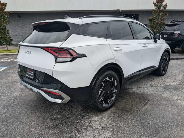 Photo of 2023 Glacial White Pearl Kia Sportage