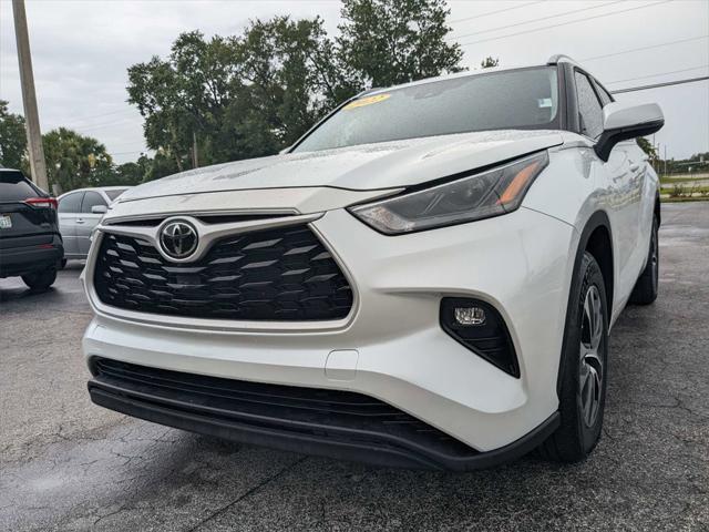 Photo of 2022 Pear Toyota Highlander