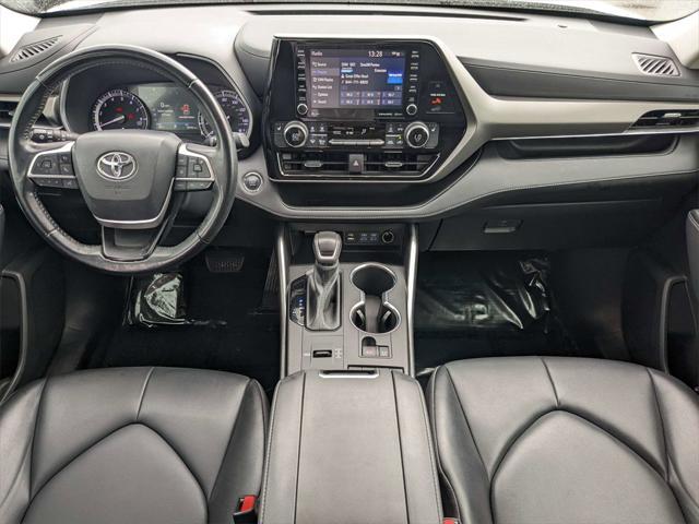 Photo of 2022 Pear Toyota Highlander