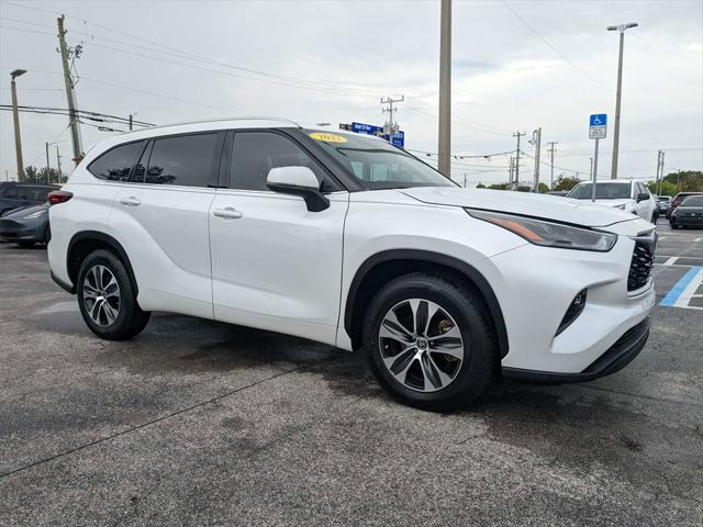 Photo of 2022 Pear Toyota Highlander