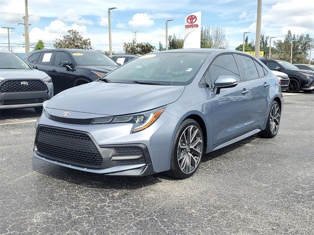 Photo of 2021 Celistite w/Black Sand Pearl Roof Toyota Corolla