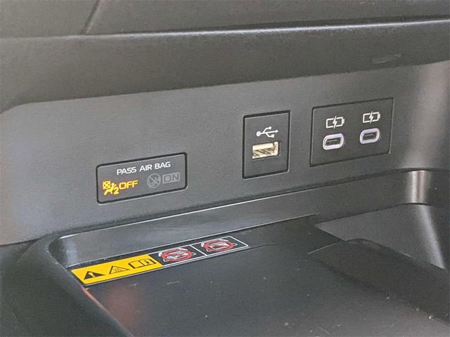 Photo of 2025 Ice Cap Toyota Camry