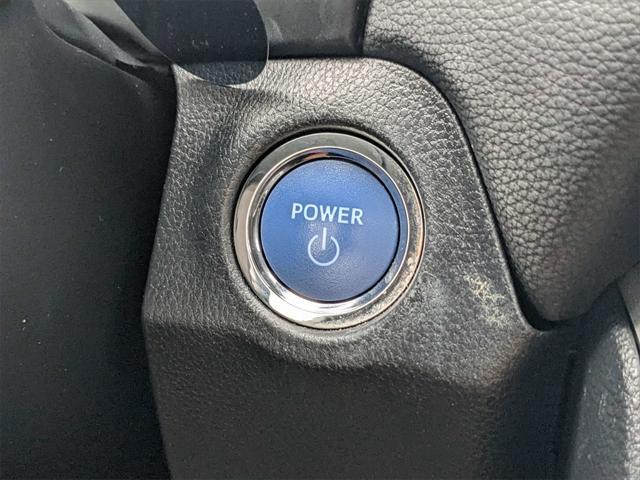 Photo of 2022 Blizzard Pearl Toyota RAV4 Hybrid