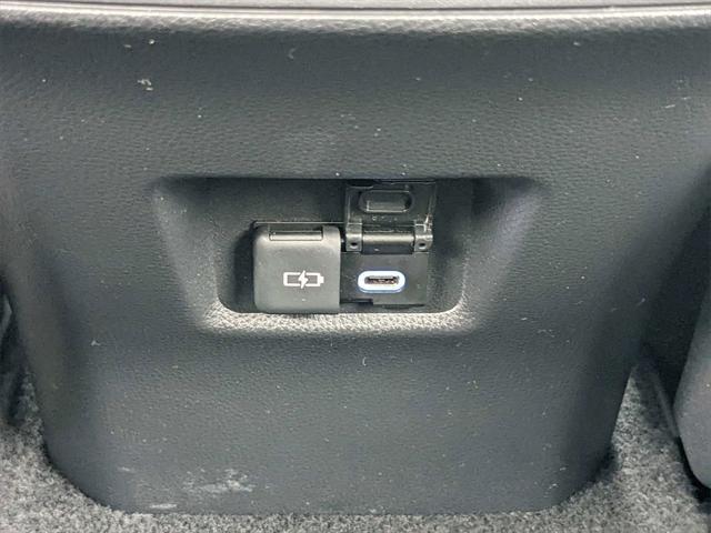 Photo of 2022 Blizzard Pearl Toyota RAV4 Hybrid