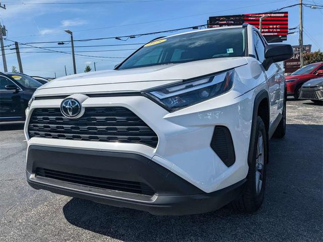Photo of 2025 Ice Cap Toyota RAV4 Hybrid