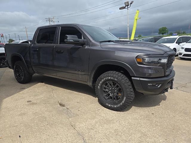 Photo of 2025 Granite Crystal Metallic Clearcoat RAM 1500