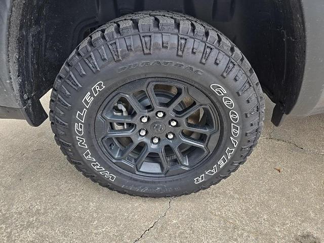 Photo of 2025 Granite Crystal Metallic Clearcoat RAM 1500