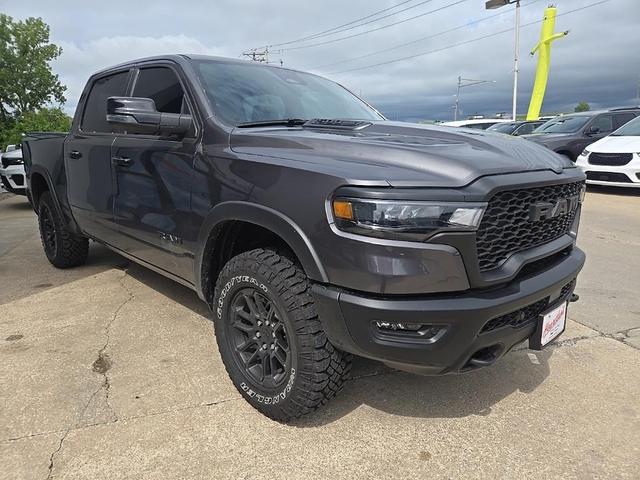 Photo of 2025 Granite Crystal Metallic Clearcoat RAM 1500