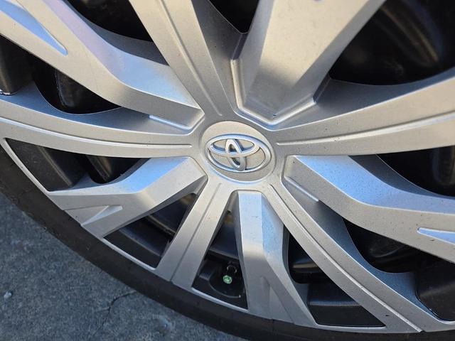 Photo of 2020 Celestial Silver Metallic Toyota Camry
