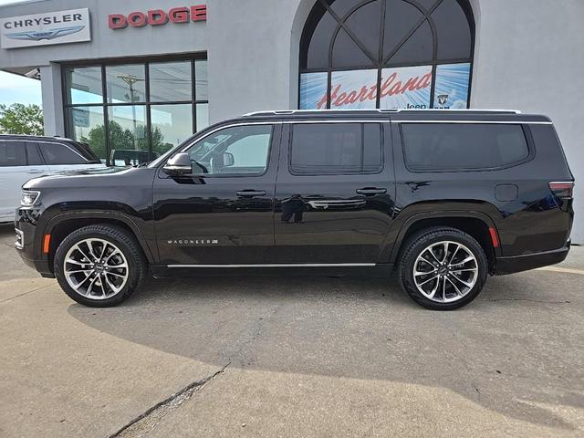 Photo of 2024 Diamond Black Crystal Pearlcoat Jeep Wagoneer L