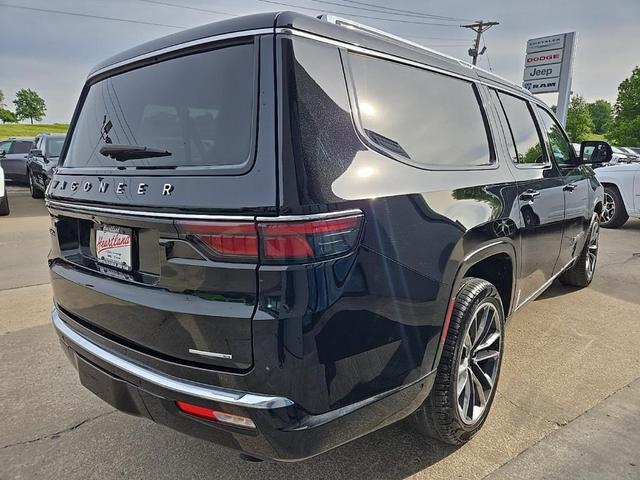 Photo of 2024 Diamond Black Crystal Pearlcoat Jeep Wagoneer L