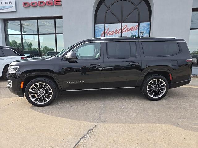 Photo of 2024 Diamond Black Crystal Pearlcoat Jeep Wagoneer L