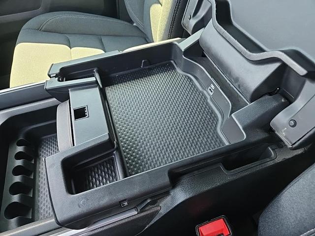 Photo of 2021 Granite Crystal Metallic Clearcoat RAM 1500