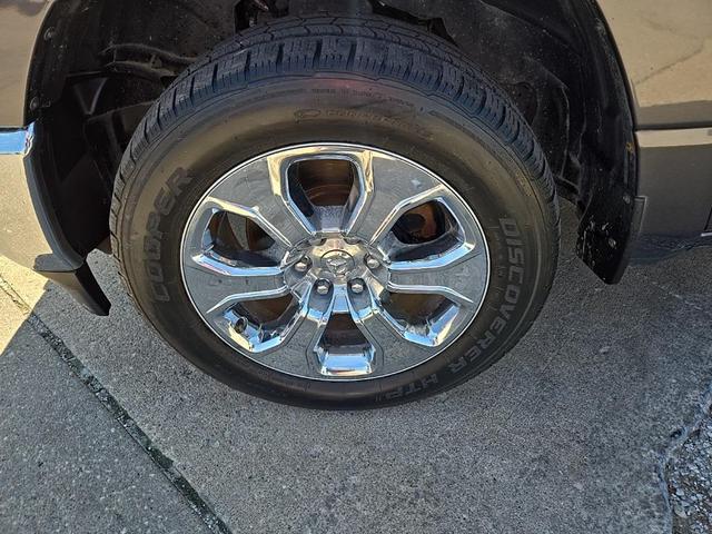Photo of 2021 Granite Crystal Metallic Clearcoat RAM 1500