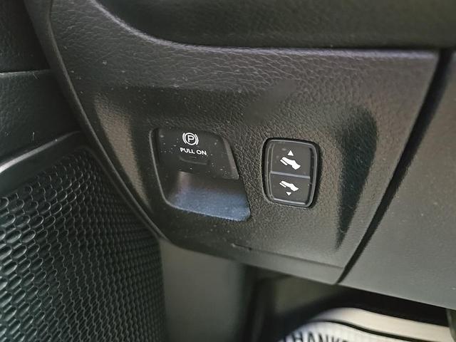 Photo of 2021 Granite Crystal Metallic Clearcoat RAM 1500