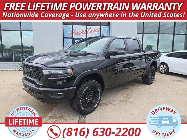 Photo of 2026 Diamond Black Crystal Pearl-Coat Exterior Paint RAM 1500