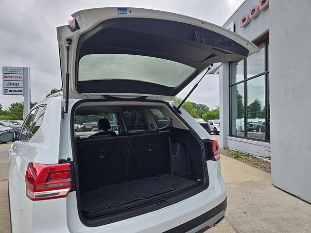 Photo of 2018 Pure White Volkswagen Atlas