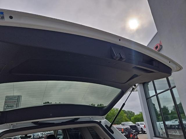 Photo of 2018 Pure White Volkswagen Atlas