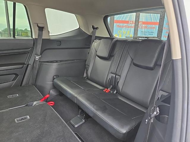 Photo of 2018 Pure White Volkswagen Atlas