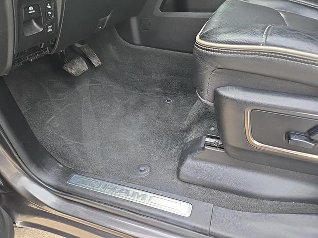 Photo of 2021 Granite Crystal Metallic Clearcoat RAM 1500