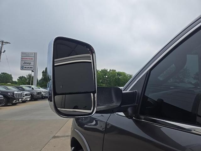 Photo of 2021 Granite Crystal Metallic Clearcoat RAM 1500