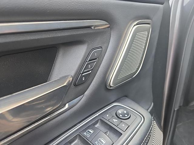 Photo of 2021 Granite Crystal Metallic Clearcoat RAM 1500