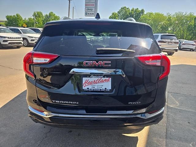 Photo of 2022 Ebony Twilight Metallic GMC Terrain