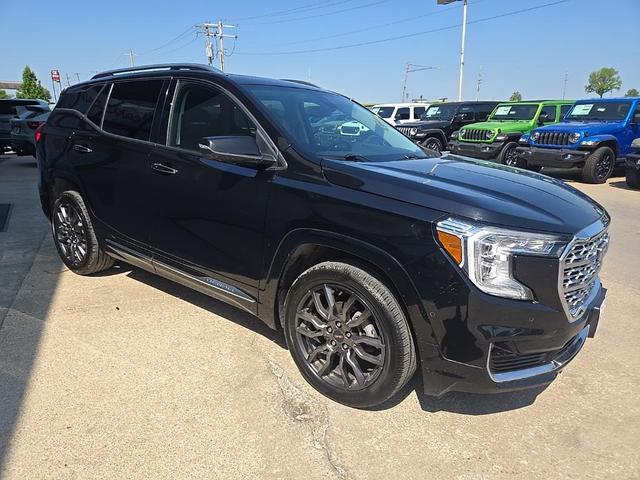 Photo of 2022 Ebony Twilight Metallic GMC Terrain