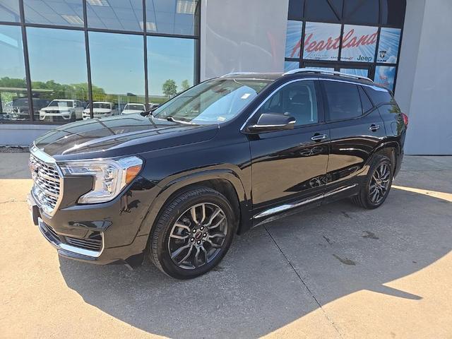Photo of 2022 Ebony Twilight Metallic GMC Terrain