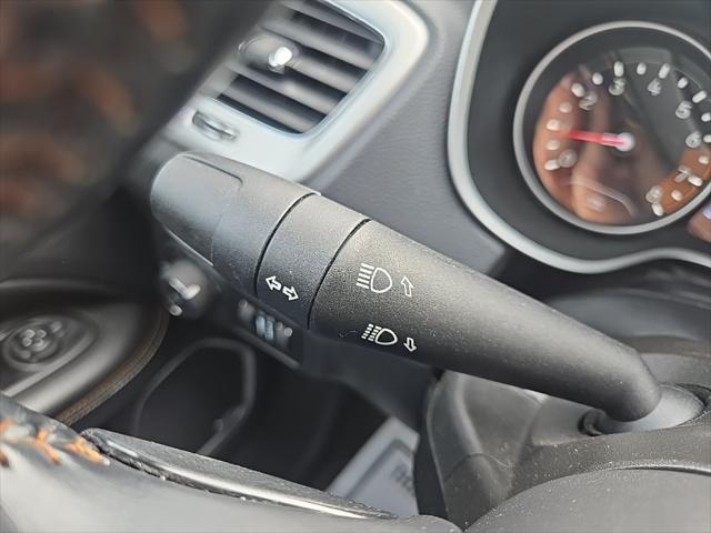 Photo of 2021 Diamond Black Crystal Pearlcoat Jeep Compass