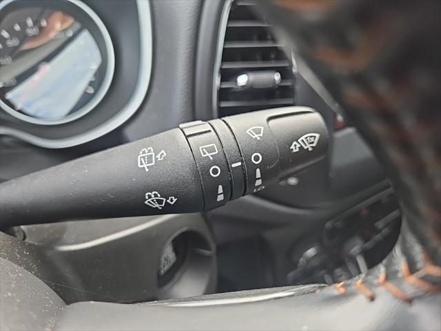 Photo of 2021 Diamond Black Crystal Pearlcoat Jeep Compass