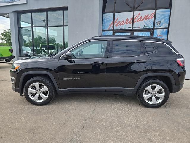 Photo of 2021 Diamond Black Crystal Pearlcoat Jeep Compass