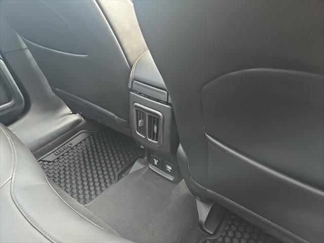 Photo of 2021 Diamond Black Crystal Pearlcoat Jeep Compass