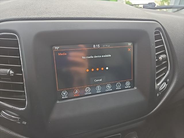 Photo of 2021 Diamond Black Crystal Pearlcoat Jeep Compass