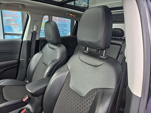 Photo of 2021 Diamond Black Crystal Pearlcoat Jeep Compass