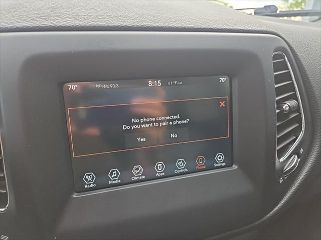 Photo of 2021 Diamond Black Crystal Pearlcoat Jeep Compass