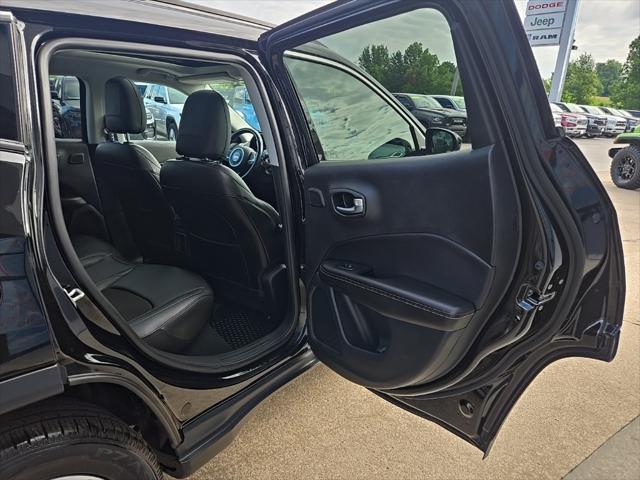 Photo of 2021 Diamond Black Crystal Pearlcoat Jeep Compass
