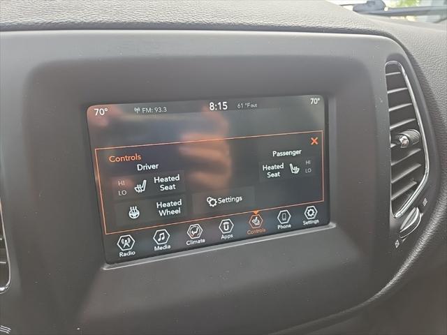 Photo of 2021 Diamond Black Crystal Pearlcoat Jeep Compass