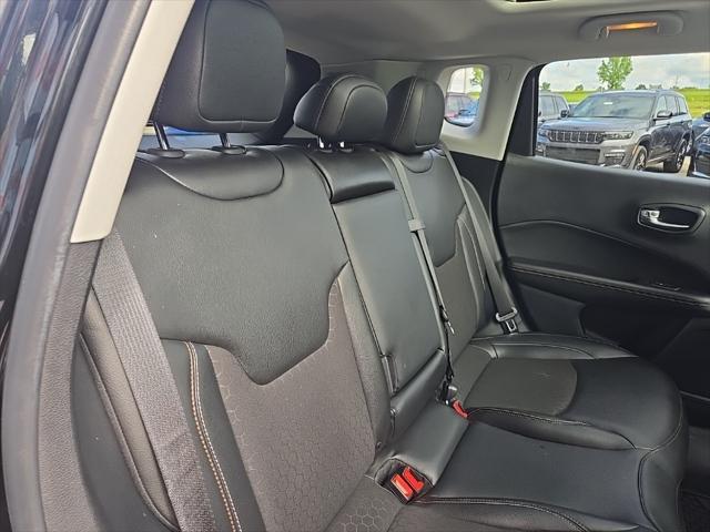 Photo of 2021 Diamond Black Crystal Pearlcoat Jeep Compass