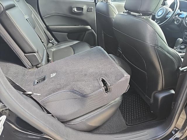 Photo of 2021 Diamond Black Crystal Pearlcoat Jeep Compass